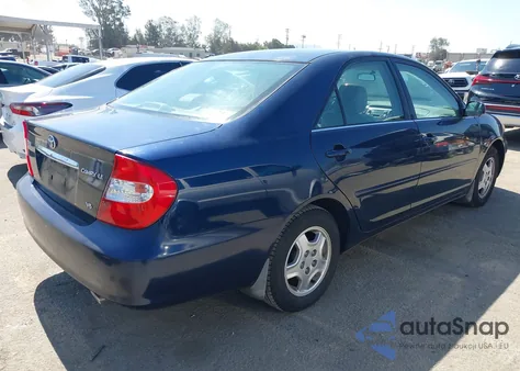 2003 Toyota Camry Le V6 z USA, uszkodzony, nr VIN 4T1BF32K93U050590